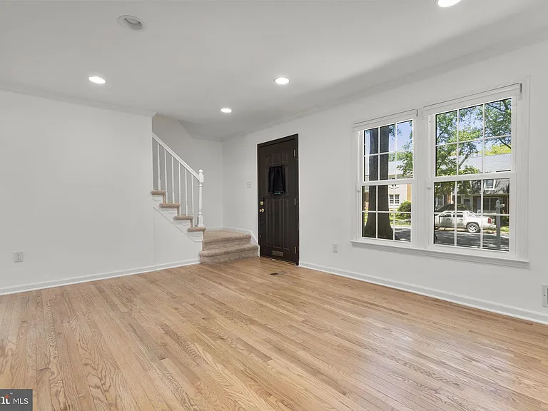 2407 Alsop Ct — Photo 7