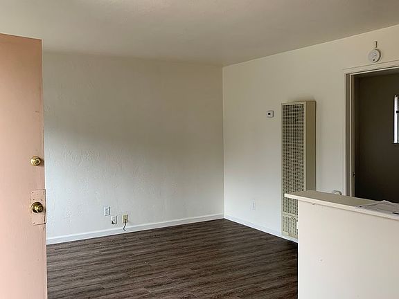 4th image of 3300-3302 Del Monte Blvd #3302-F