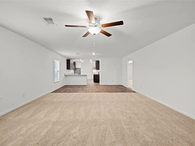 101 Fairfax Ln — Photo 8