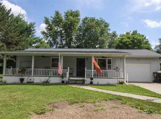 200 Flora Dr, Mount Pulaski, IL
