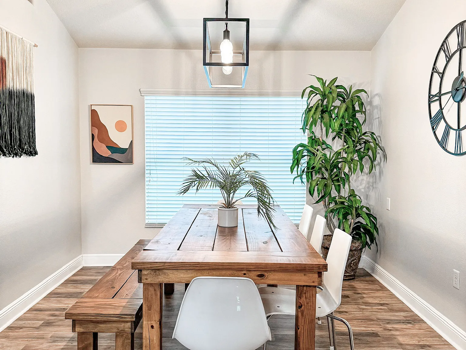 4 bed, 1975 sqft, $5,800 — Photo 4