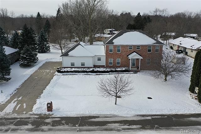 1st image of 2435 Willowdale Dr