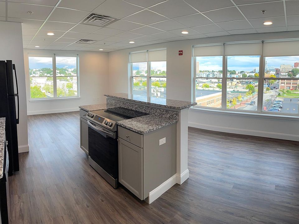 Apartment 425 - The Linden's special top floor, corner one-bedroom with amazing city and Back Cove views!
