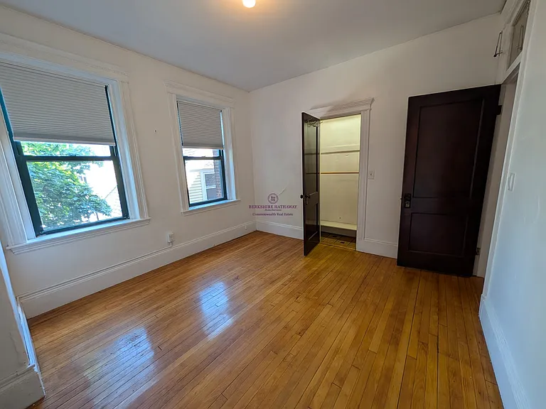 171 Auburn St #8 — Photo 9