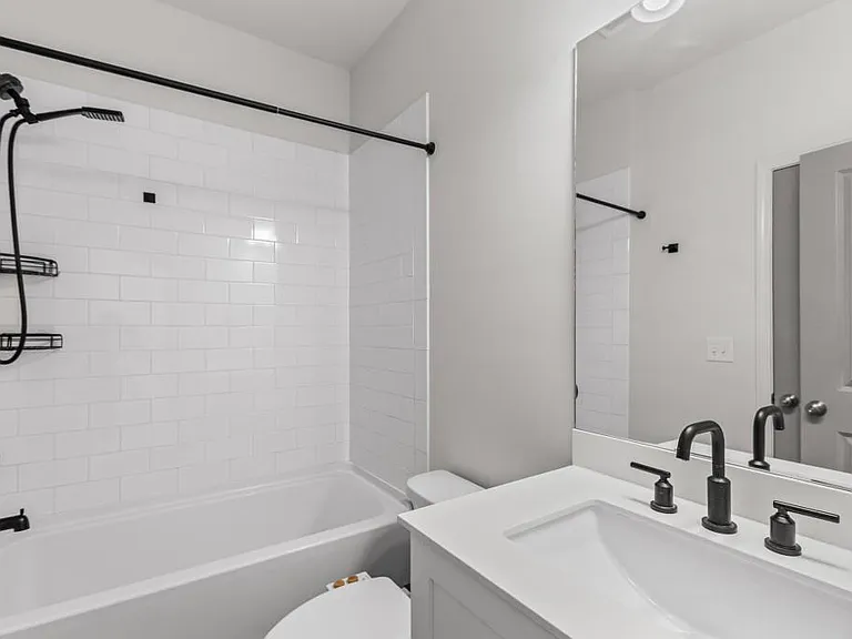 916 Brees Ct — Photo 15