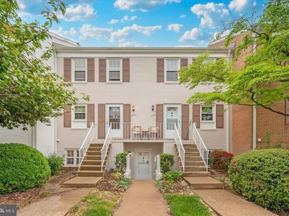 14553 Golden Oak Rd, Centreville, VA 20121