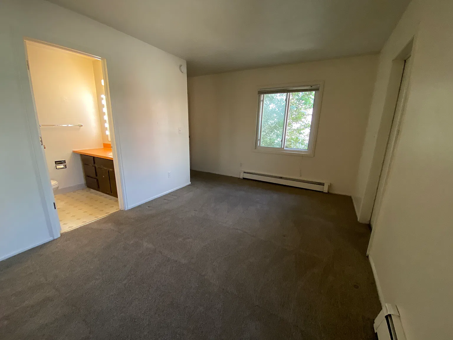 3 bed, 1200 sqft, $4,650 — Photo 2