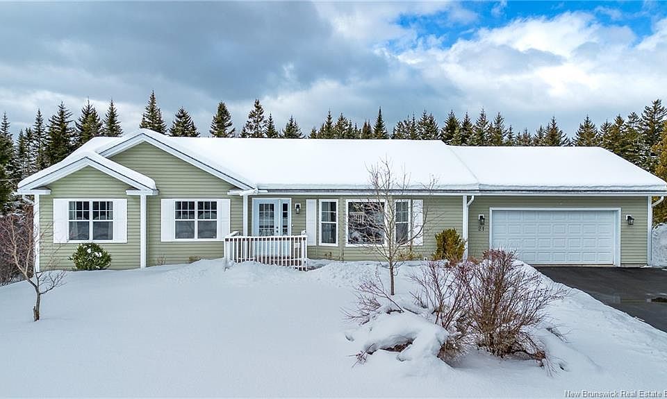 1st image of 21 Emerald Lake Rd