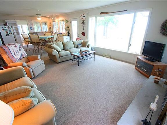 4th image of 114 Martin Ln