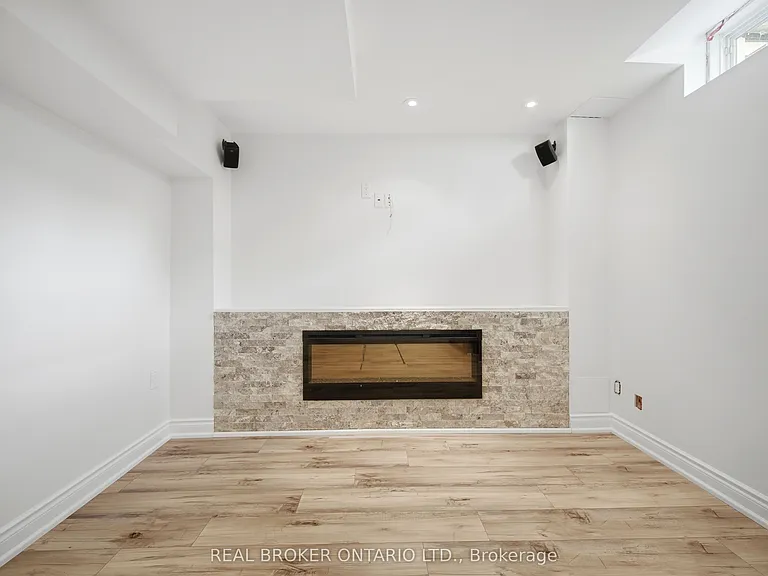 3277 Paul Henderson Dr — Photo 26
