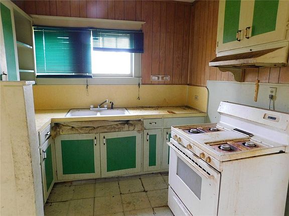 5th image of 309 Ross Ave