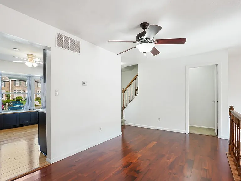 35 Bellfalls Way — Photo 9