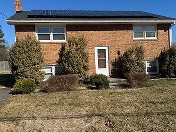 465 Rainbow St, Christiansburg, VA 24073