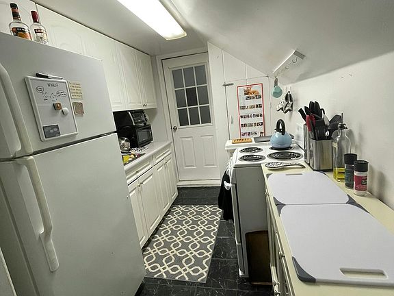 3rd image of 501 Capitol Trl APT 301