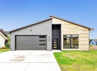 922 S Geneva Ave, Sturgeon Bay, WI 54235