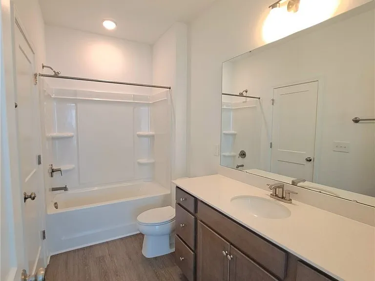 1939 Robin Hill Ln — Photo 18