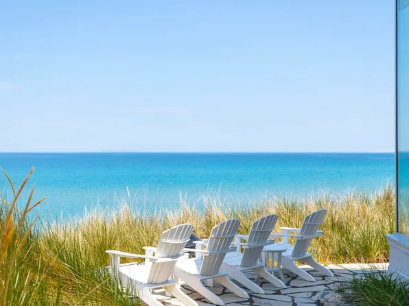 500 Beach Rd, Frankfort, MI 49635
