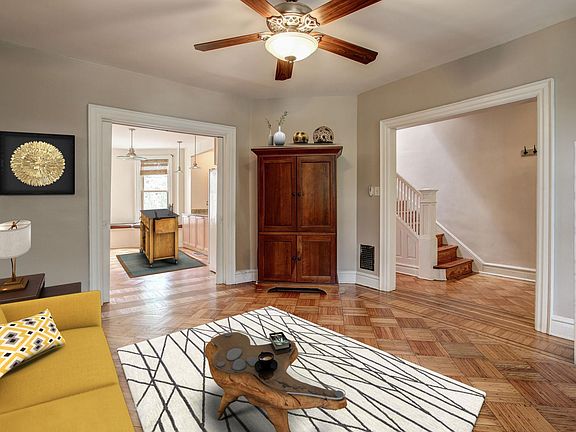 Living room (staged)