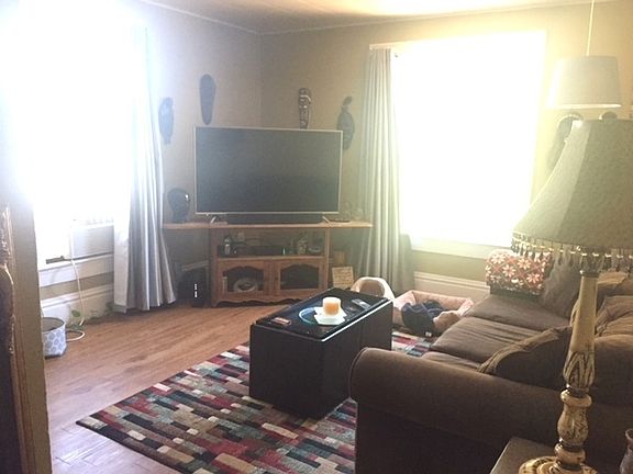 5th image of 376 Saint Charles St #1