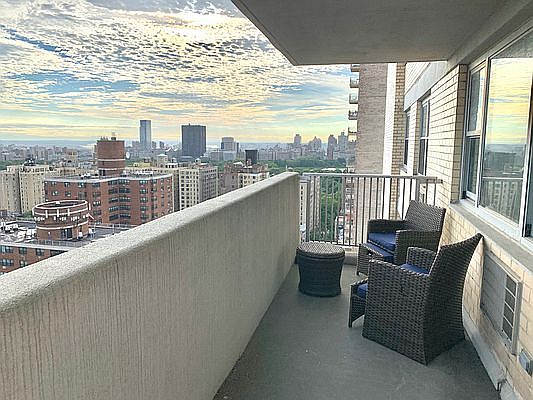 1st image of 100 W 93rd St APT 25G