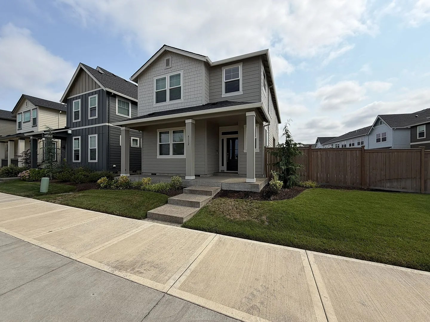 Stunning 4-Bedroom Corner-Lot Home with Expansive Backyard in Reeds Crossing — Photo 2