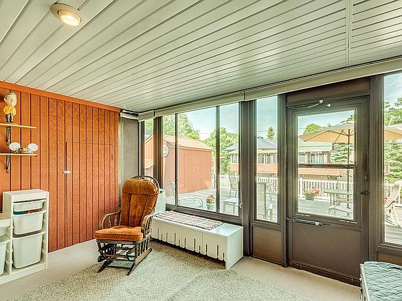5th image of 7509 Margaret Ave