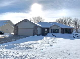 1287 Benjamin Ct, Neenah, WI 54956