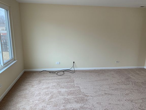 3rd image of 840 Camden Ln