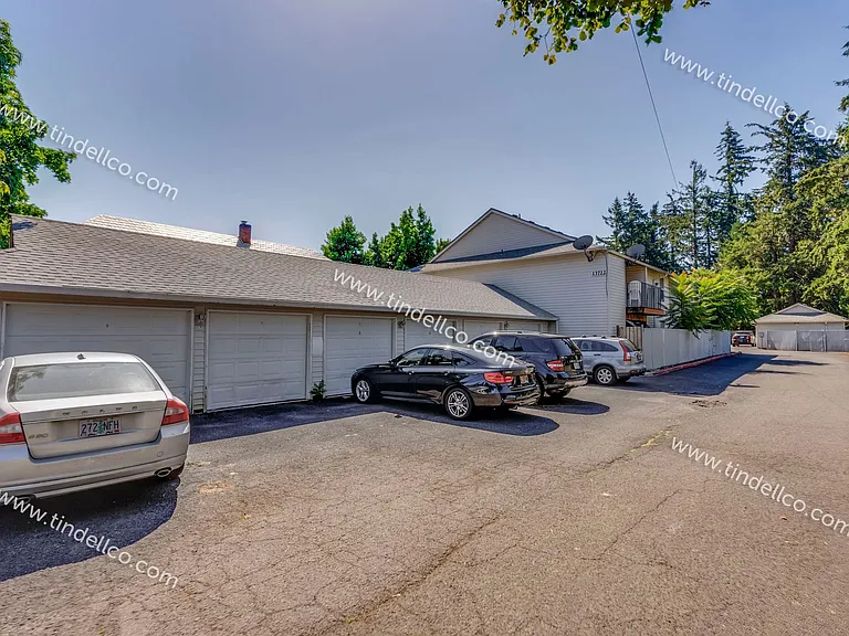 13738 NE Glisan St #3 — Photo 4