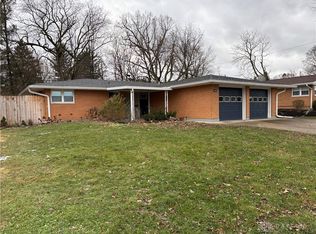 1463 Maplegrove Dr, Fairborn, OH 45324