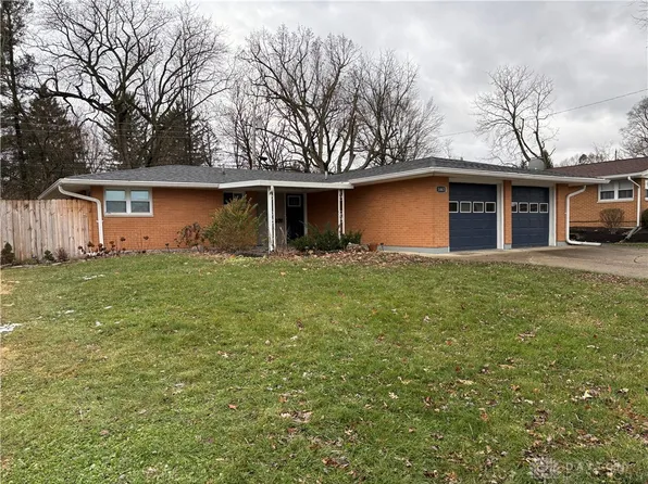 1463 Maplegrove Dr, Fairborn, OH 45324