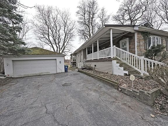 2nd image of 2546 N Forest Rd
