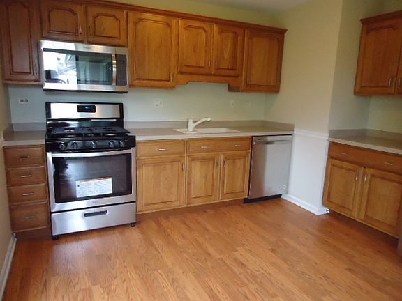 3rd image of 416 N Thornwood Dr