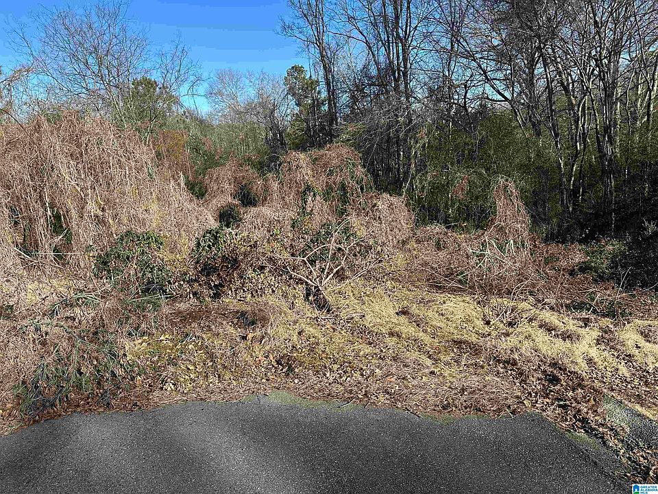 2nd image of 3312 Carousel Dr #1