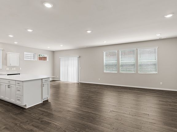 5th image of 3920 23rd Ave NE