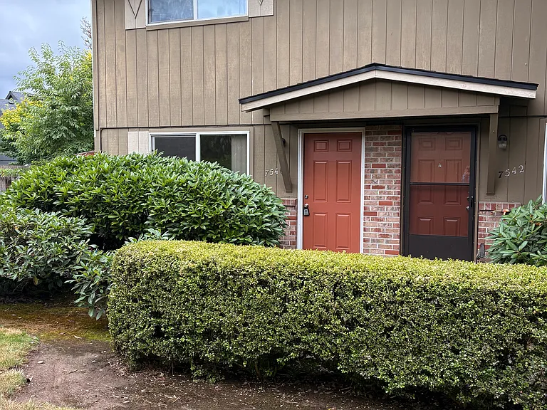 7540 SW 71st Ave — Photo 1
