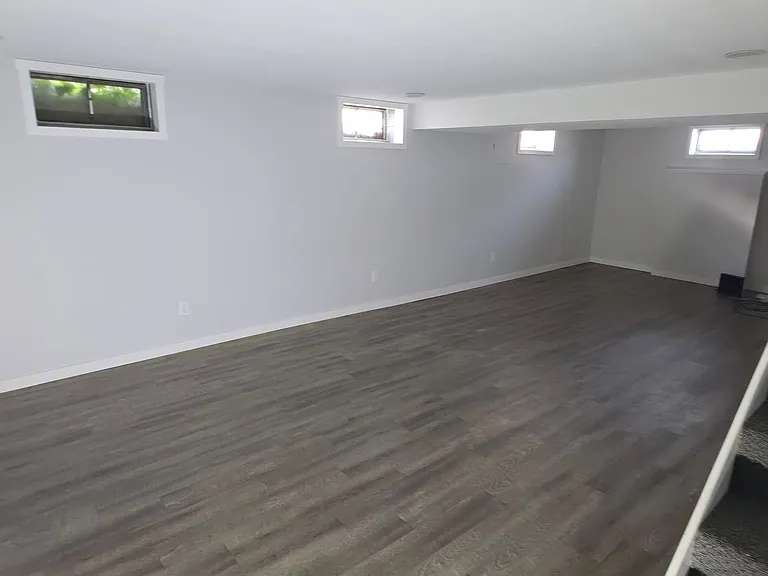 612 W Russ Ave — Photo 23