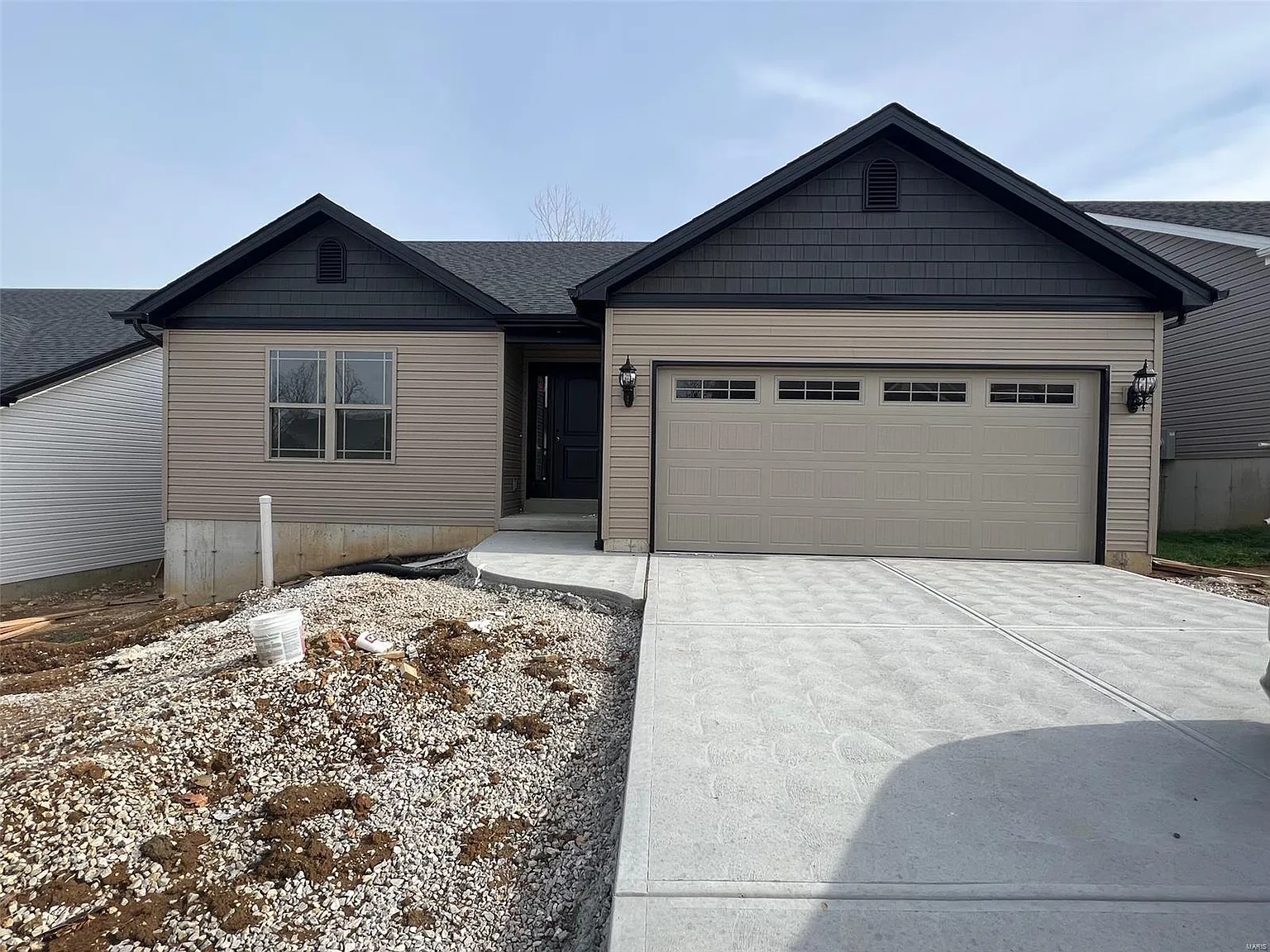 1053 Providence Way photo 1