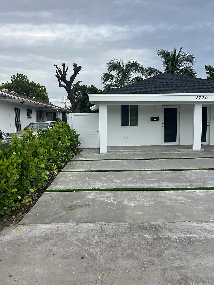 Building Photo - 2779 NW 28th St #W