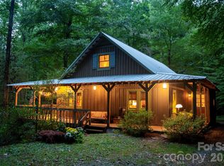 2218 Mountain Page Rd, Saluda, NC 28773