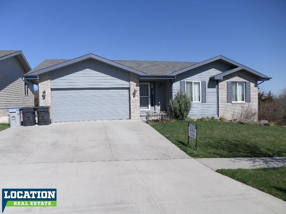 1st image of 2743 NW Columbine Dr