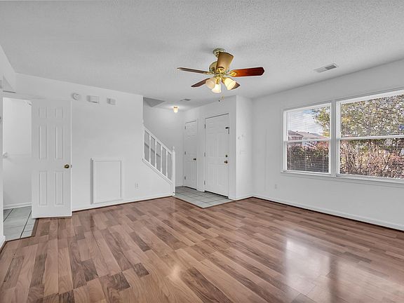 2nd image of 4756 Cheshire Cir