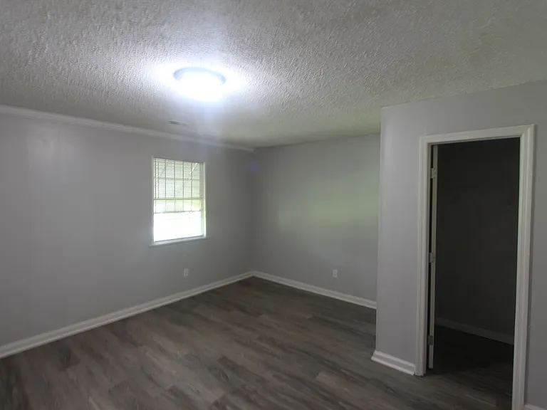 1433 Rayfield Dr — Photo 12
