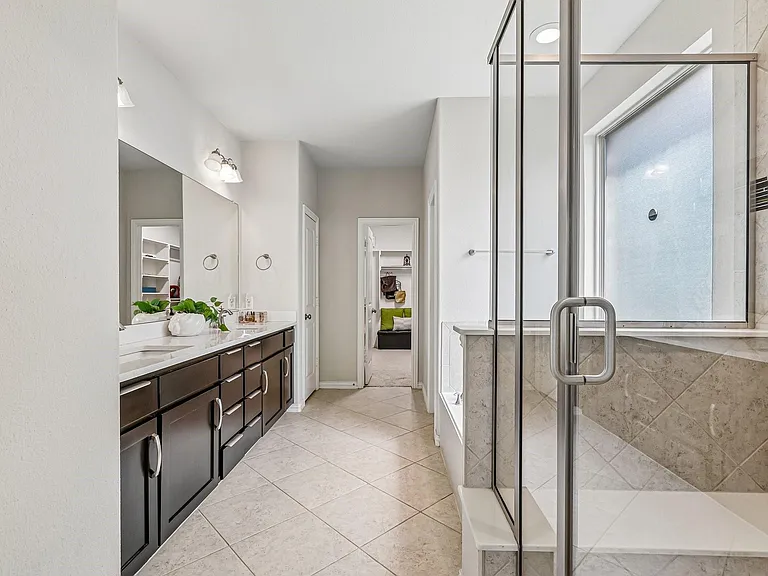 1828 Houghton Dr — Photo 11