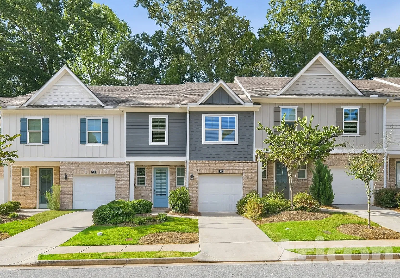 1990 Rosemary Park Ln Lawrenceville GA — Photo 1