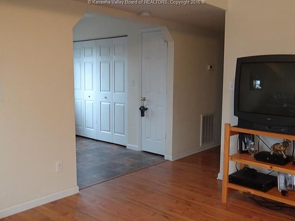 5th image of 856 N Hills Dr