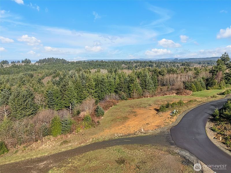 3rd image of 3038 Ocean View Court