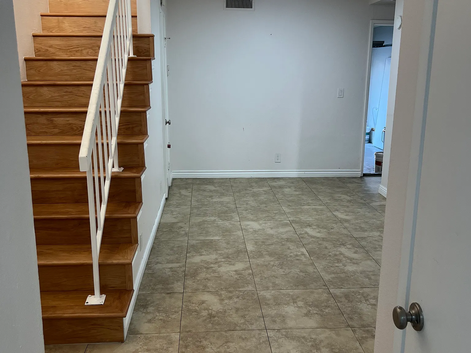 2 bed, 2.5 bath, 1127 sqft, $3,200 — Photo 2