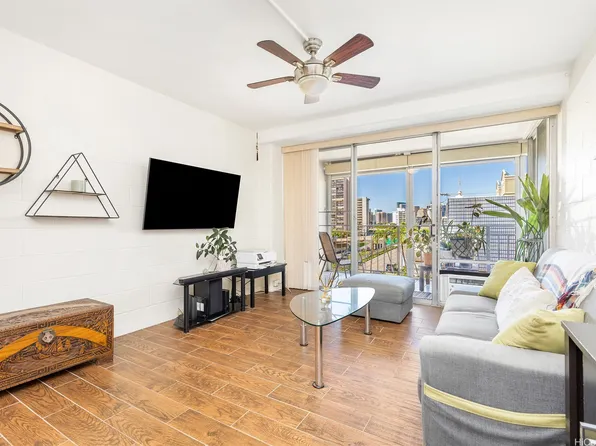 1415 Victoria St APT 211, Honolulu, HI 96822