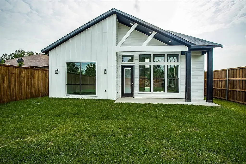 4 bed, 2991 sqft, $4,350 — Photo 4